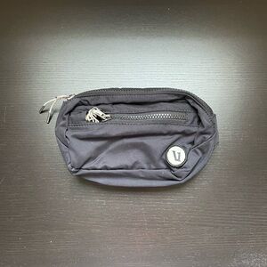 Vuori Hip Pack - Black Fanny Pack NWT